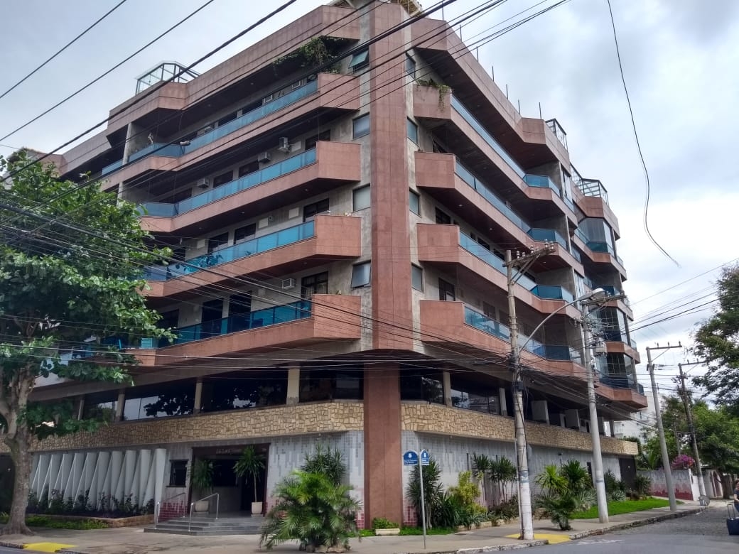 Cobertura à venda com 4 quartos, 215m² - Foto 1