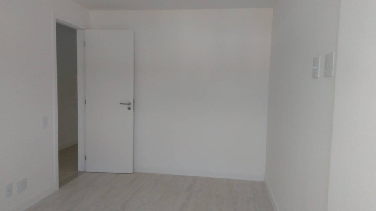 Apartamento à venda com 2 quartos, 64m² - Foto 19