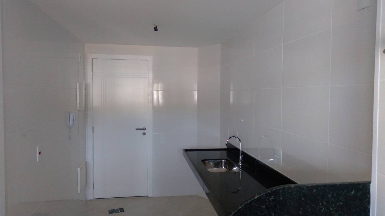 Apartamento à venda com 2 quartos, 64m² - Foto 26