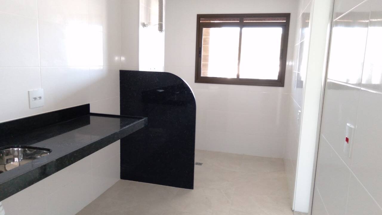 Apartamento à venda com 2 quartos, 64m² - Foto 24