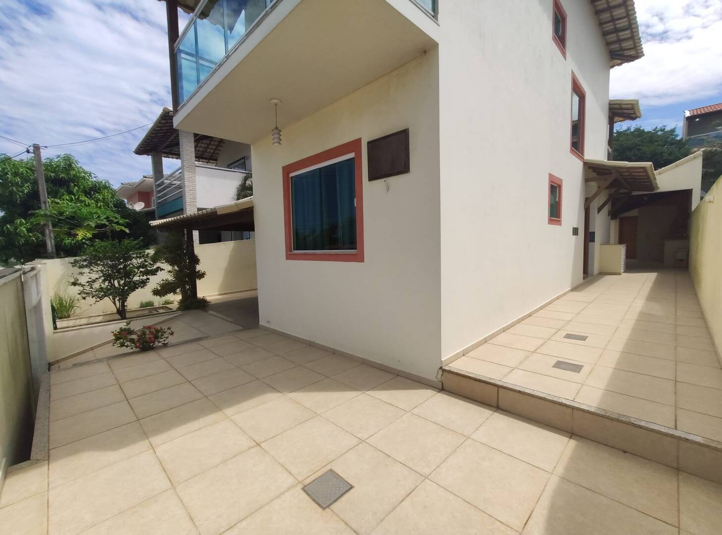 Casa de Condomínio à venda com 4 quartos, 180m² - Foto 2