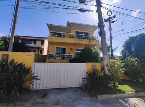 Casa de Condomínio à venda com 4 quartos, 232m² - Foto 1