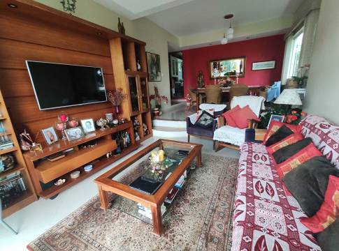 Casa de Condomínio à venda com 4 quartos, 232m² - Foto 2