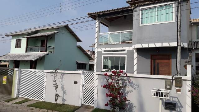 Casa de Condomínio à venda com 5 quartos, 215m² - Foto 2