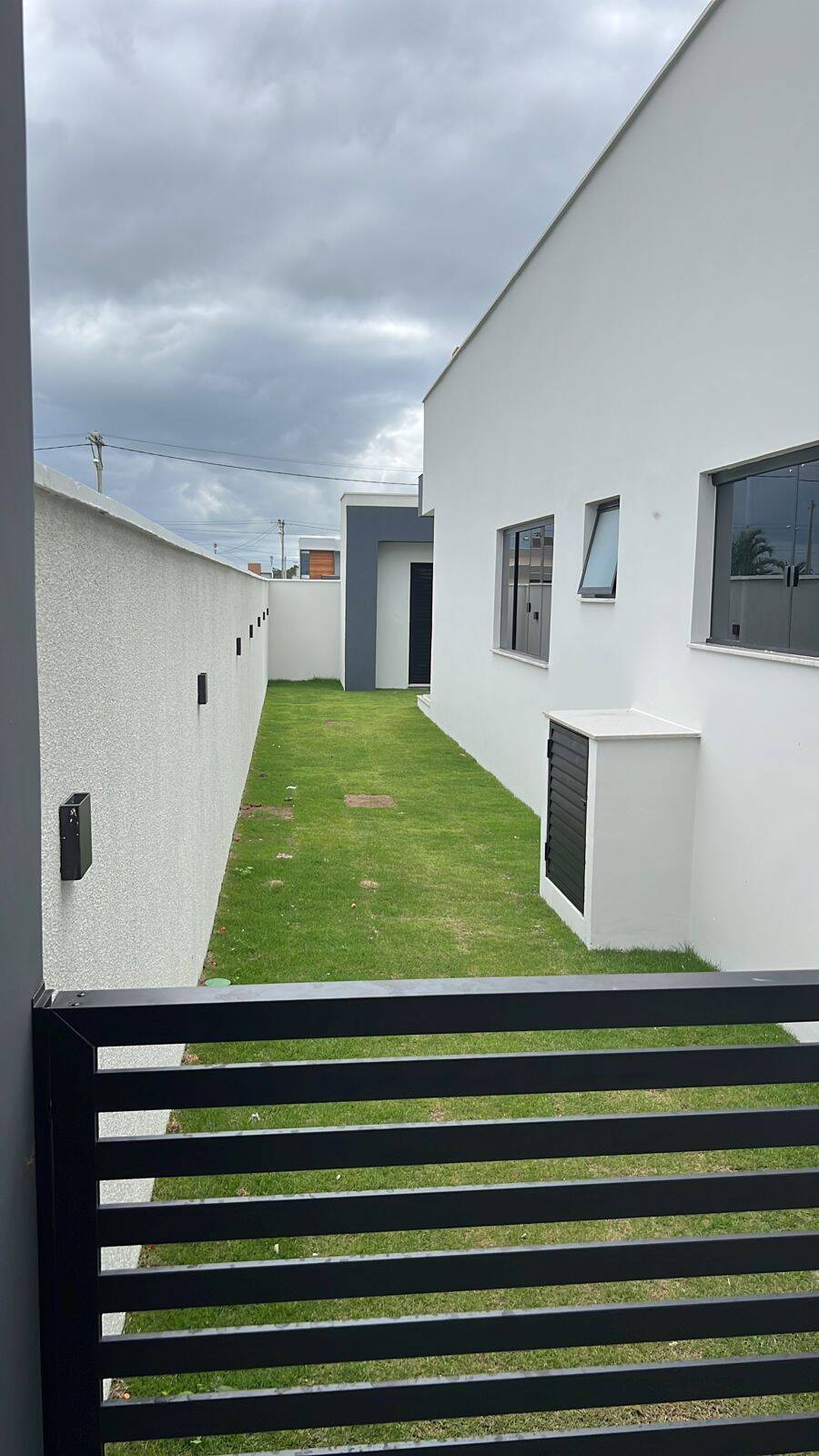 Casa de Condomínio à venda com 4 quartos, 218m² - Foto 4