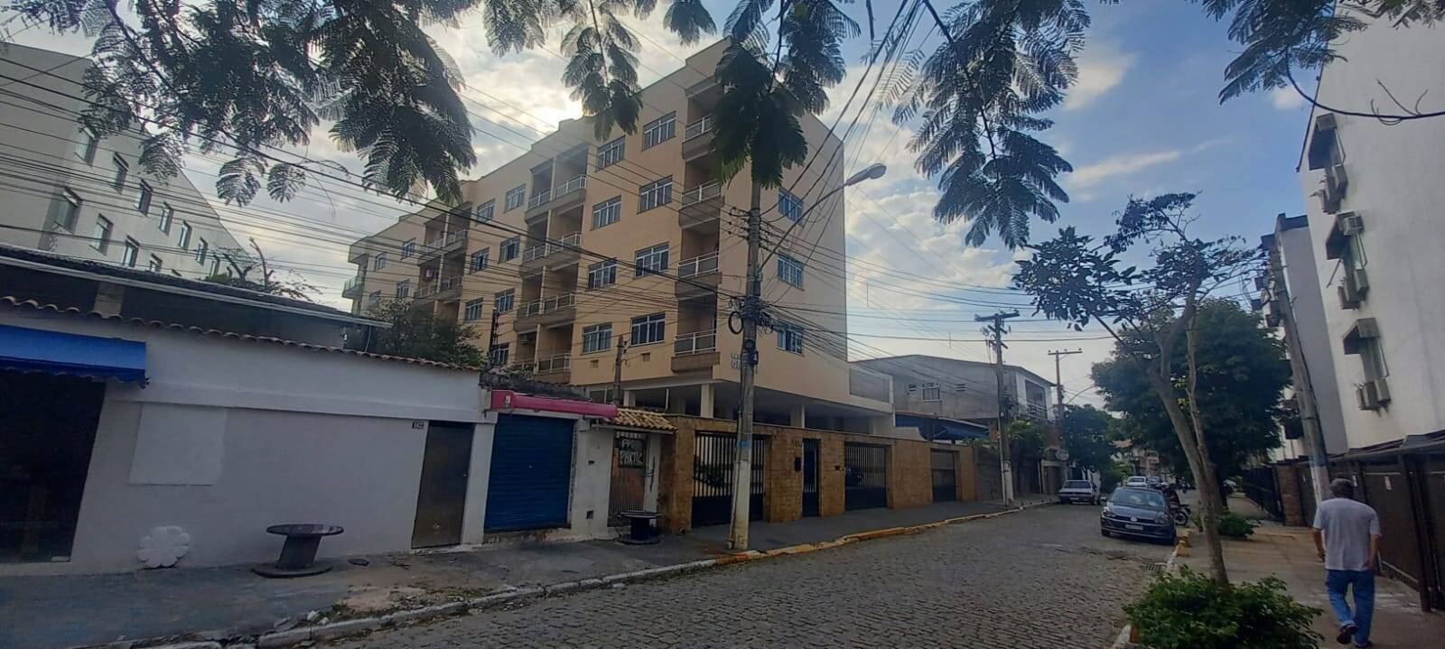 Apartamento à venda com 2 quartos, 85m² - Foto 2