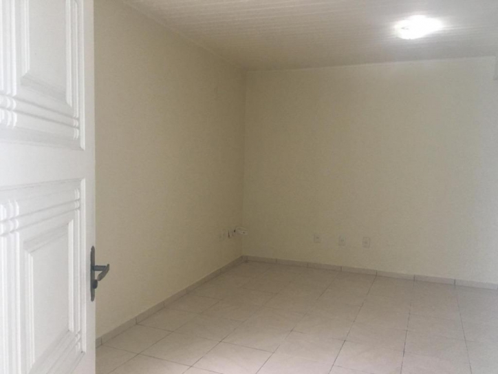 Casa à venda com 2 quartos, 170m² - Foto 4